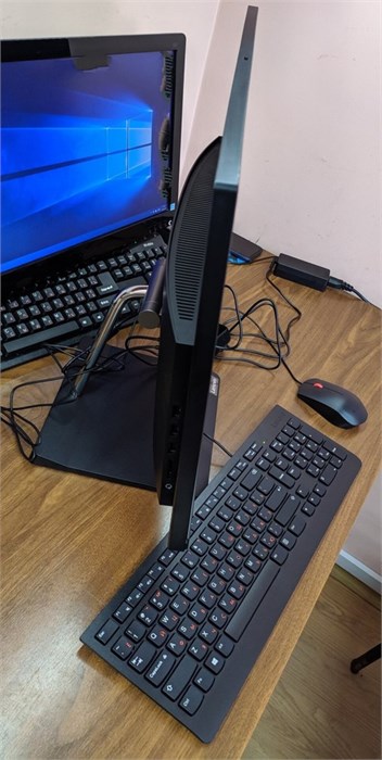 Моноблок Lenovo V30a (11FT0061RU) 23.8"/Intel Core i3-10110U/RAM 8 GB/ SSD 256 GB/Intel UHD Graphics/1920x1080/IPS/Windows 11/Черный. Состояние: Уценка/не ориг. коробка 11FT0061RU-Уценка/не ориг. коробка