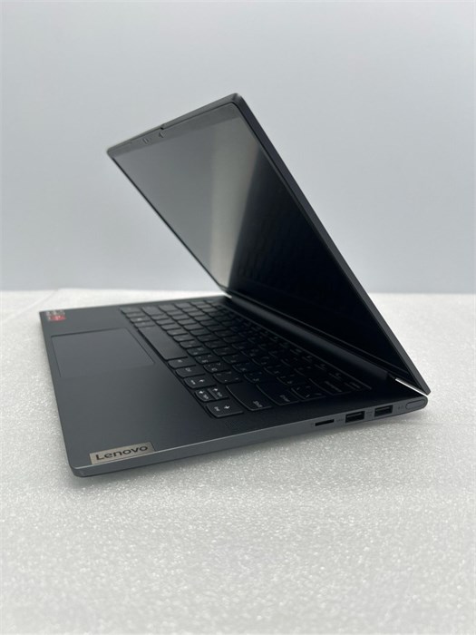 Ноутбук Lenovo V15 G2-ALC (82KD002XRU) 15.6"/AMD Ryzen 5 5500U/RAM 8GB/SSD 256GB/AMD Radeon Graphics/TN/1920x1080/DOS/Подсветка кл-ры: LED/Черный. Состояние: Уценка/небольшие след. на матрице от клавиатуры/B1 82KD002XRU- Уценка/небольшие след. на матрице от клавиатуры/B1