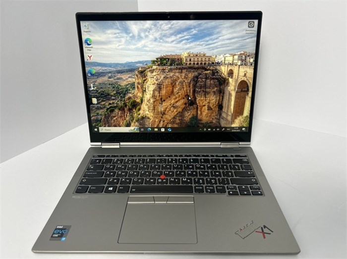 Ноутбук Lenovo ThinkPad X1 Titanium Yoga Gen 1 (20QA001URT) 13.5"/Intel Core I7-1160G7/RAM 16GB/SSD 1024GB/Intel Iris Xe/2256*1504/IPS/ Touch/Windows 10/Подсветка кл-ры: LED/серый. Состояние: Уценка/Большой след. на матрице от клавиатуры/B1 20QA001URT-Уценка/Большой след. на матрице от клавиатуры/B1